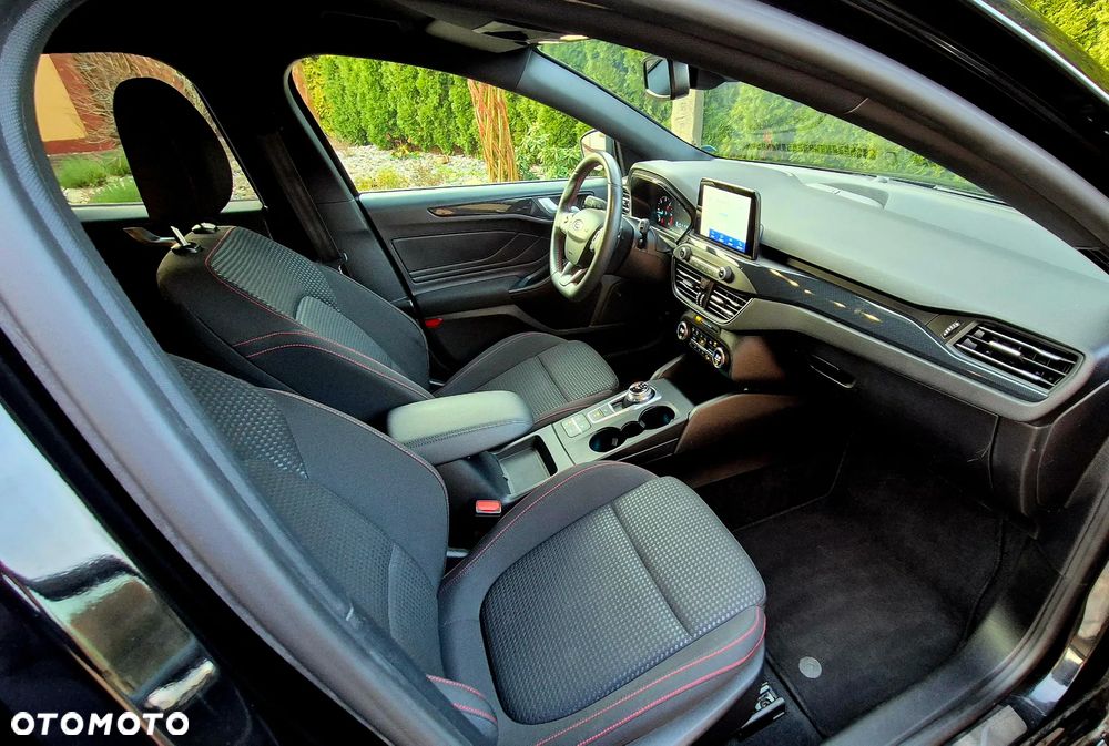 Ford Focus 1.5 EcoBlue Start-Stopp-System ST-LINE - 21