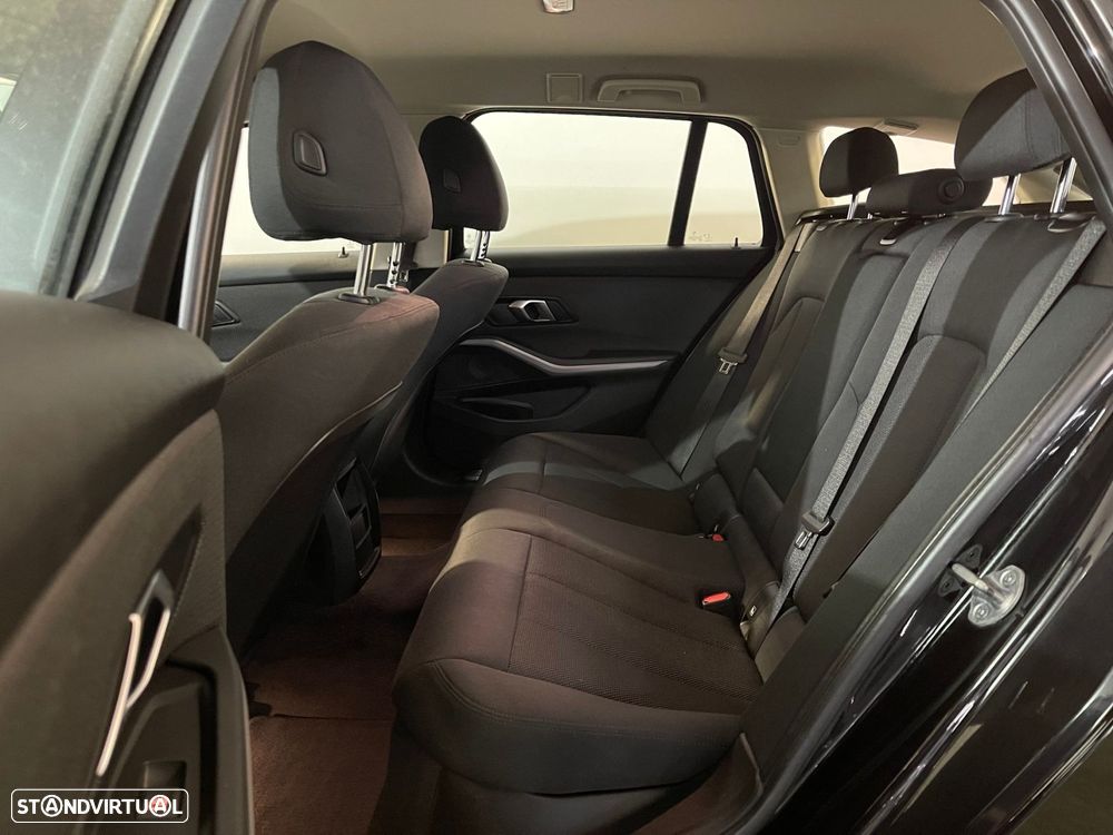 BMW 318 d Touring Advantage - 14