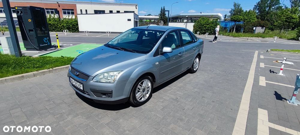 Ford Focus 1.6 16V Ghia - 8