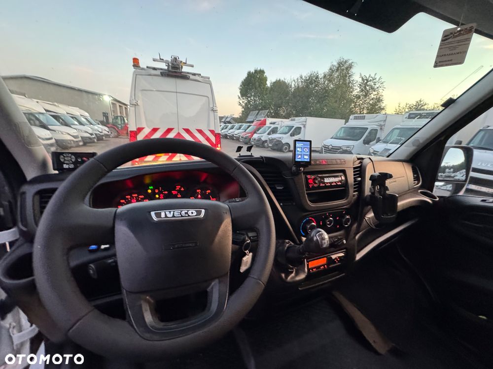 Iveco IVECO DAILY 50c15  DMC 3500 KG W OFERCIE OK 70 SZTUK FURGON KONTENER CHLODNIA WYWROT PODWOZIE DO ZABUDOWY 35c15 - 18