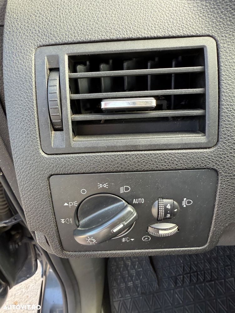 Ford C-Max 1.6 TDCi Ambiente - 12