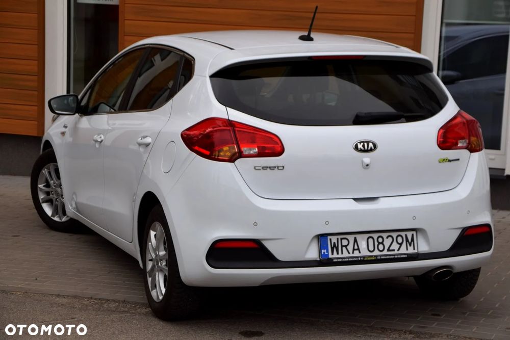 Kia Ceed 1.6 CRDi 128 Dream-Team Edition - 9