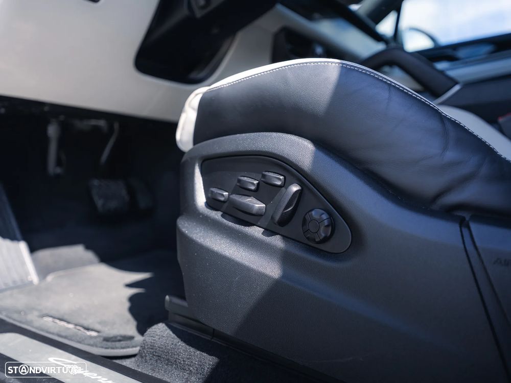 Porsche Cayenne Coupé E-Hybrid - 16