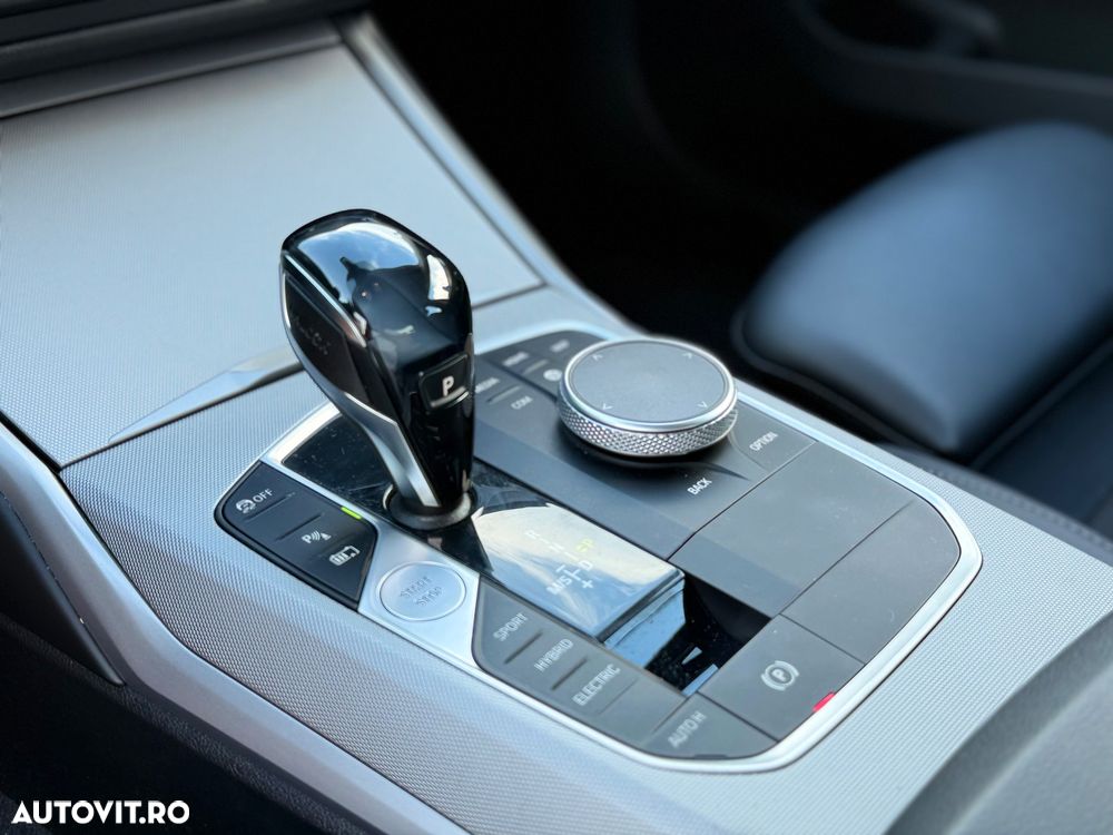 BMW Seria 3 330e Aut. Advantage - 37