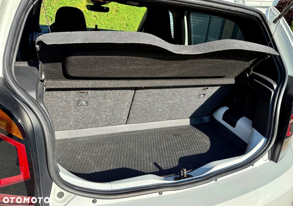 Volkswagen up! 1.0 TSI GTI - 16