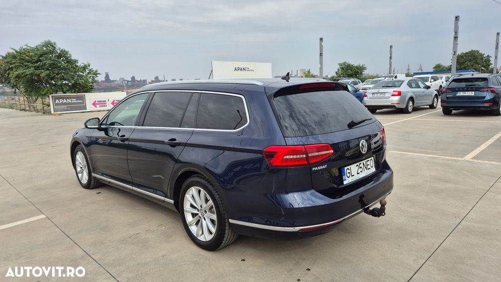 Volkswagen Passat 2.0 TDI DSG Highline - 9