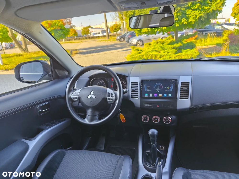 Mitsubishi Outlander 2.0 Intense + NAVI 2WD EU5 - 19
