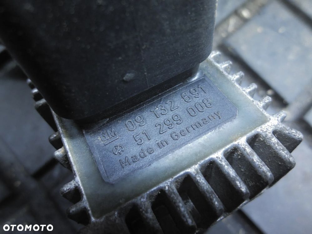 PRZEKAŹNIK ŚWIEC ŻAROWYCH ASTRA ZAFIRA A B 09132691 POSIADAM 5 SZTUK - 6