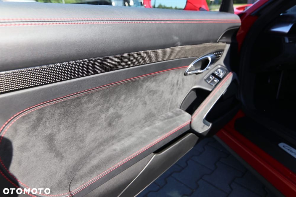 Porsche 911 Carrera GTS PDK - 13