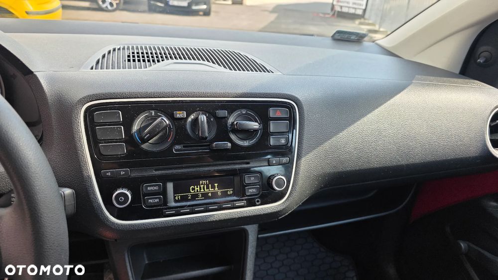 Volkswagen up! 1.0 move - 12