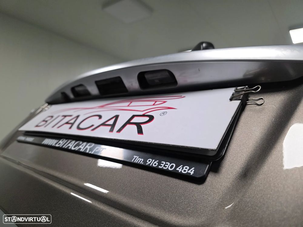 Toyota Yaris 1.5 HSD Comfort+P.Style - 24