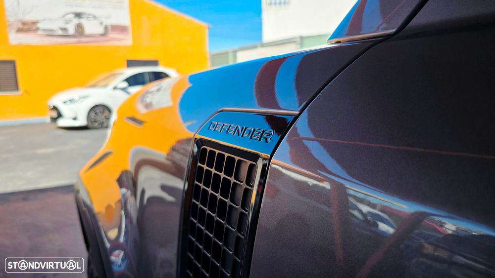 Land Rover Defender 2.0 D 110 AWD S - 38