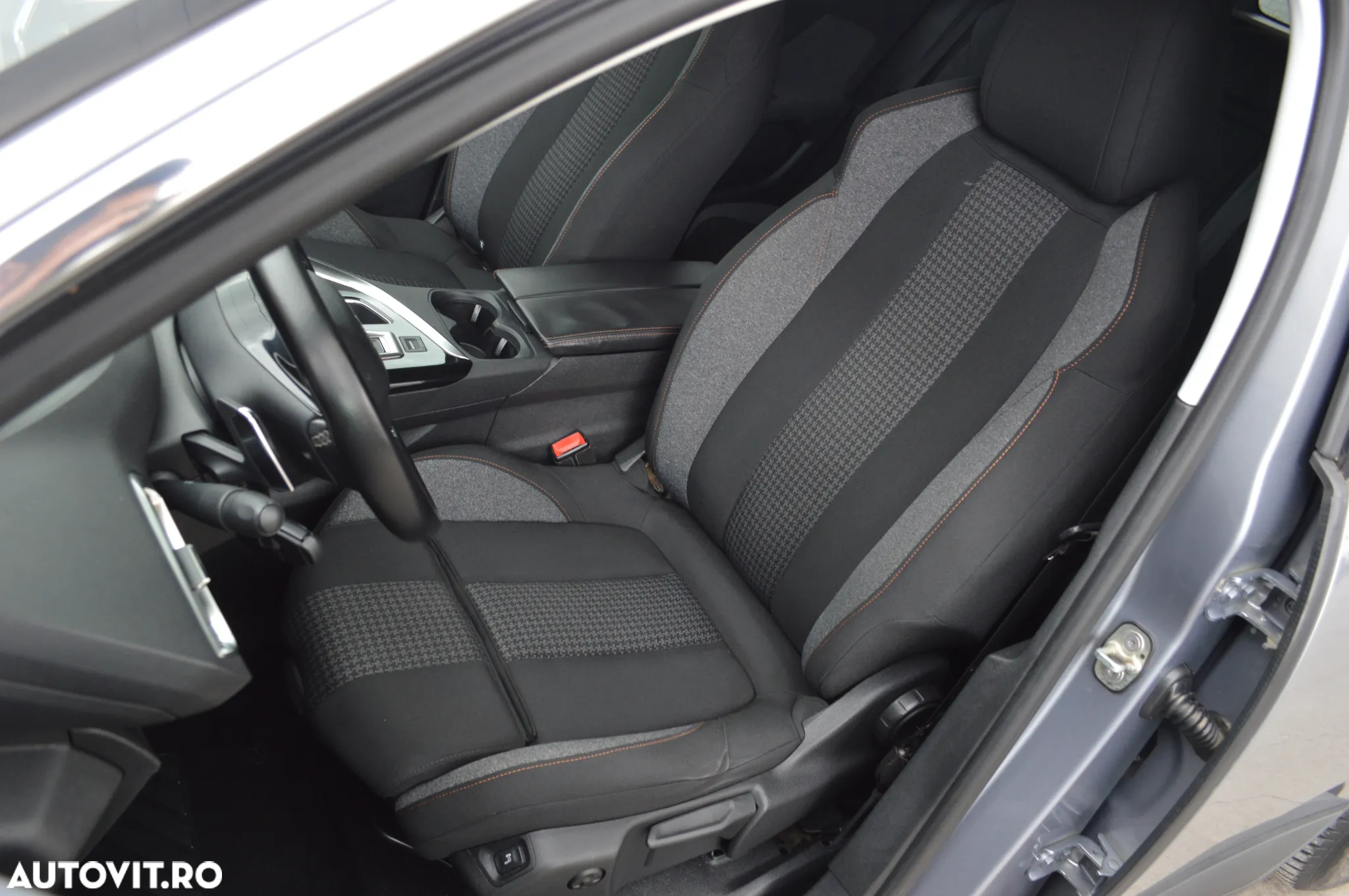 Peugeot 3008 BlueHDi 130 Stop & Start EAT8 Active Business-Paket - 17