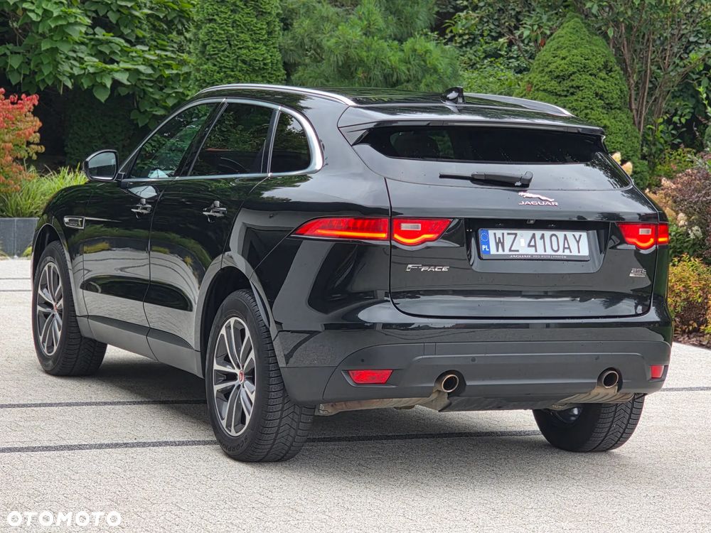 Jaguar F-Pace P250 AWD R-Dynamic Black - 32