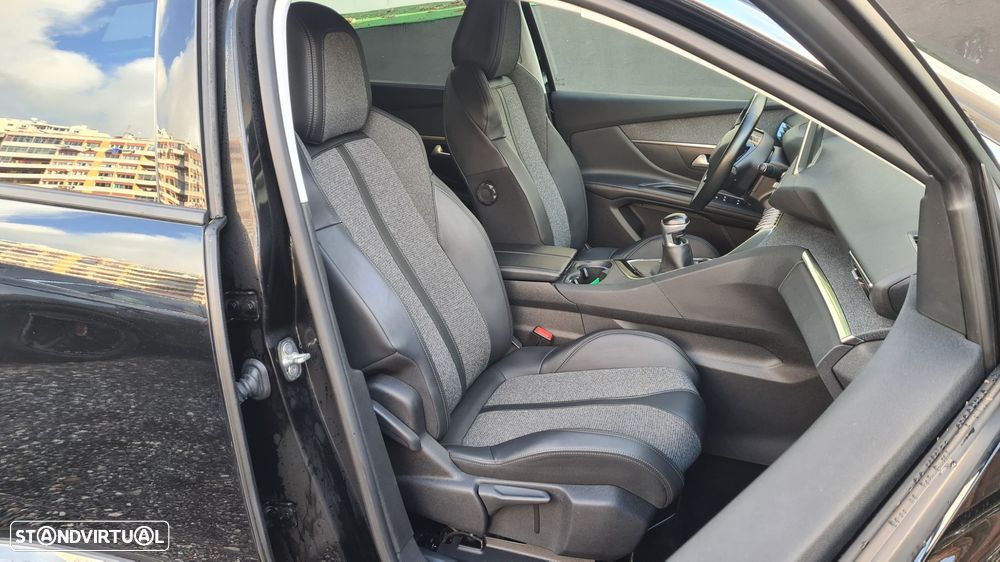 Peugeot 5008 1.5 BlueHDi Allure - 42