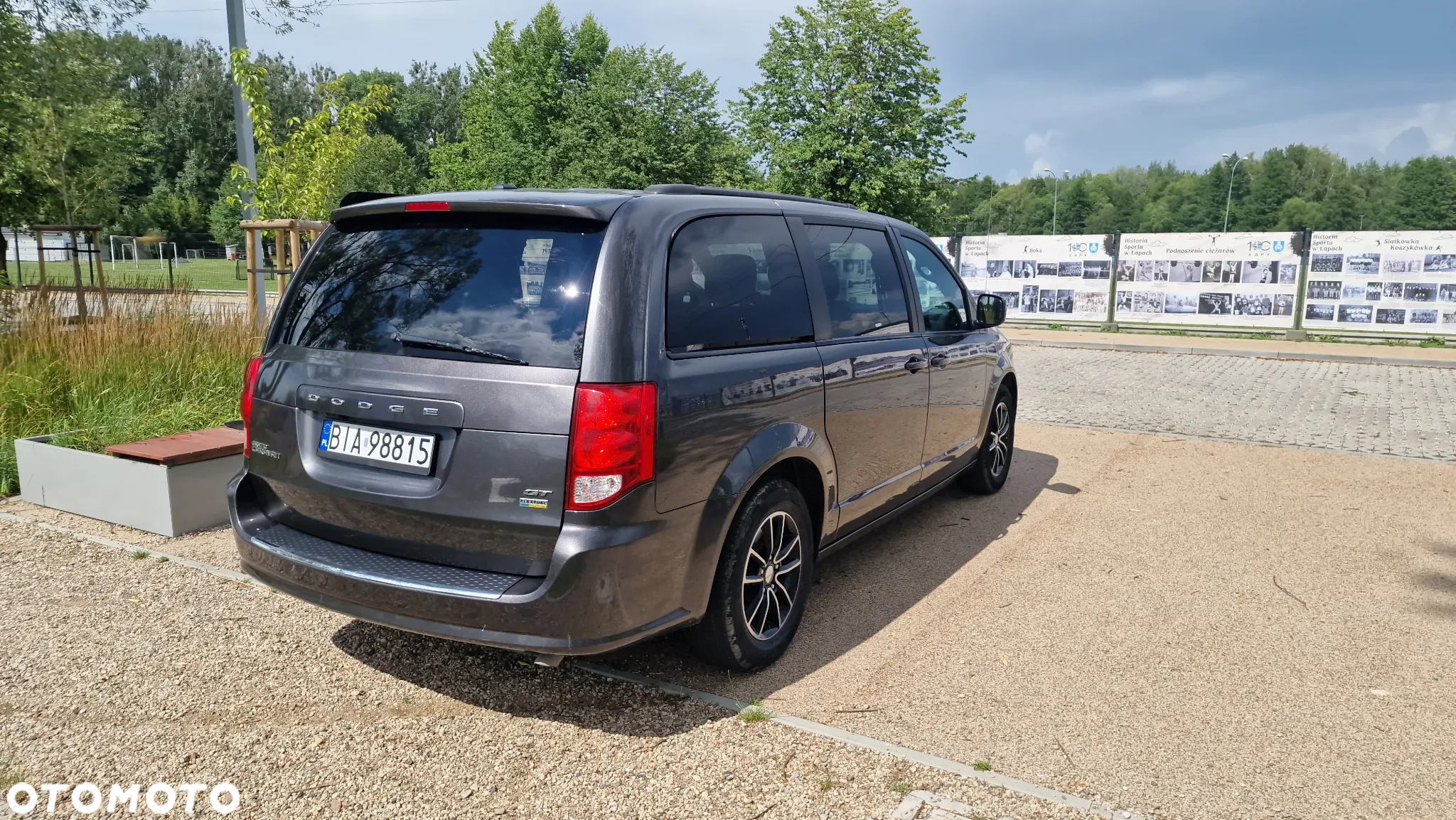 Dodge Grand Caravan - 4