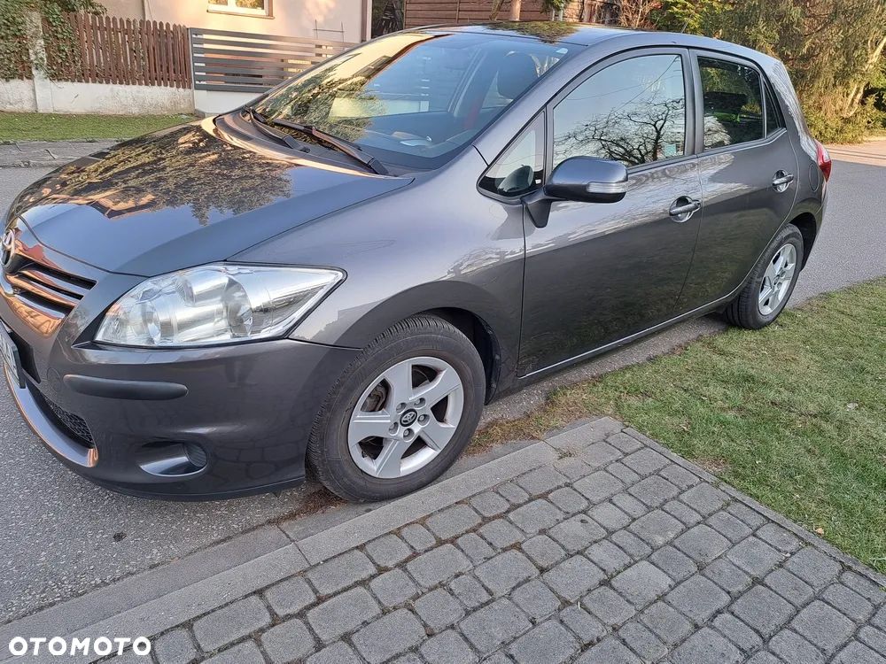 Toyota Auris - 1