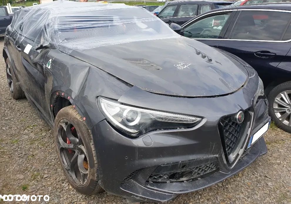 Alfa Romeo Stelvio V6 2.9 Bi-Turbo AT8-Q4 Quadrifoglio - 3