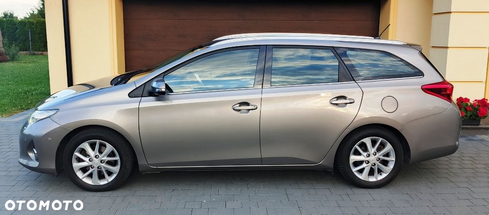 Toyota Auris 2.0 D-4D Life Plus - 20