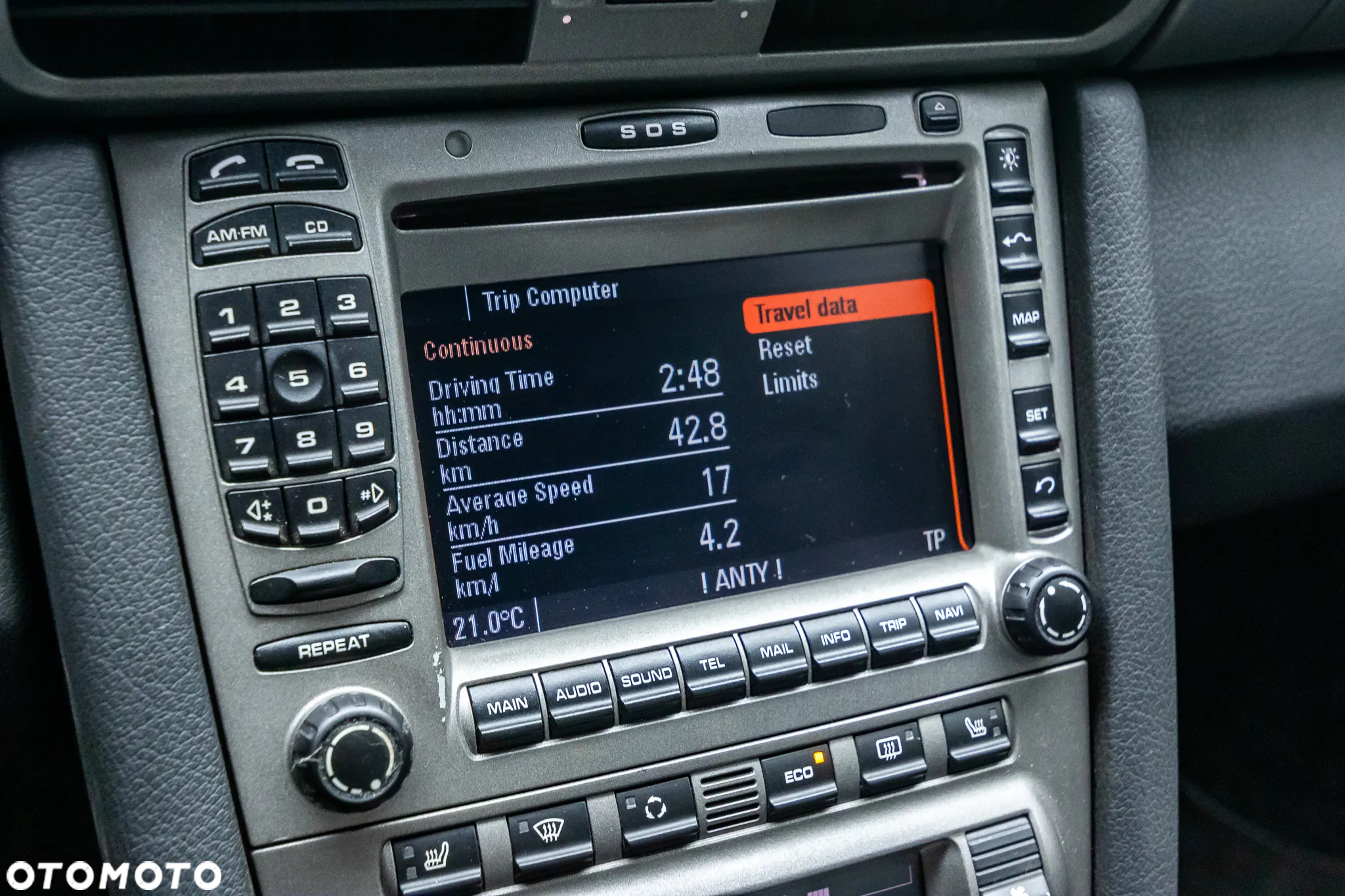 Porsche 911 Carrera 4 - 22