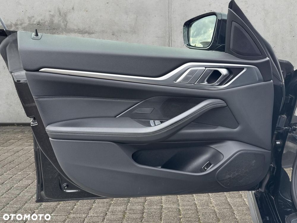 BMW i4 - 11