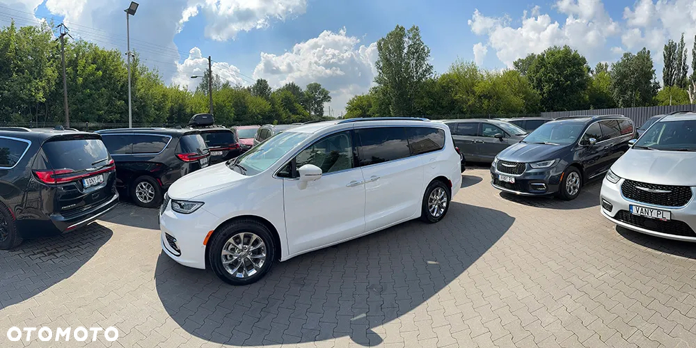 Chrysler Pacifica - 40
