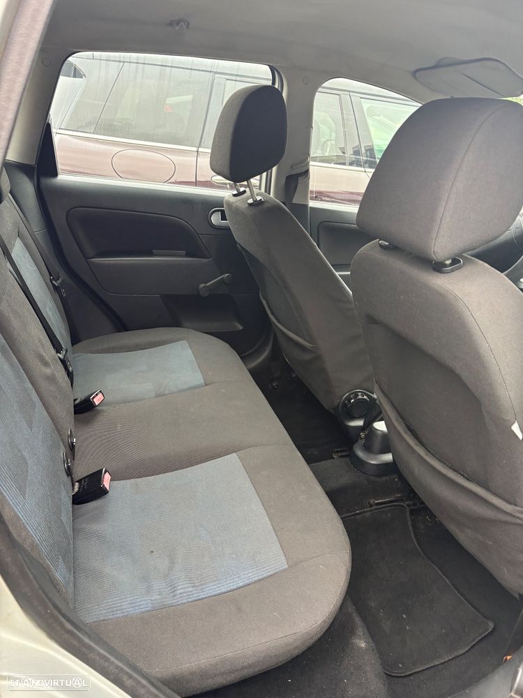 Ford Fiesta 1.25 Trend - 8