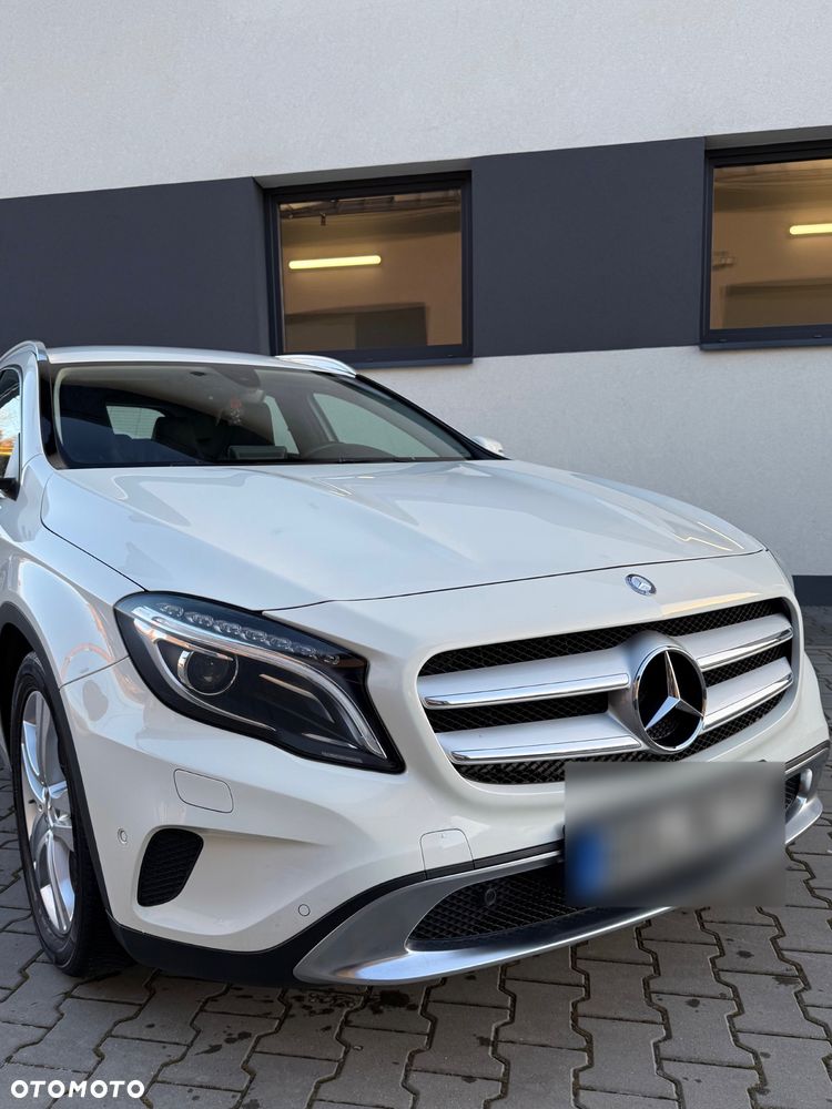 Mercedes-Benz GLA 200 7G-DCT - 9
