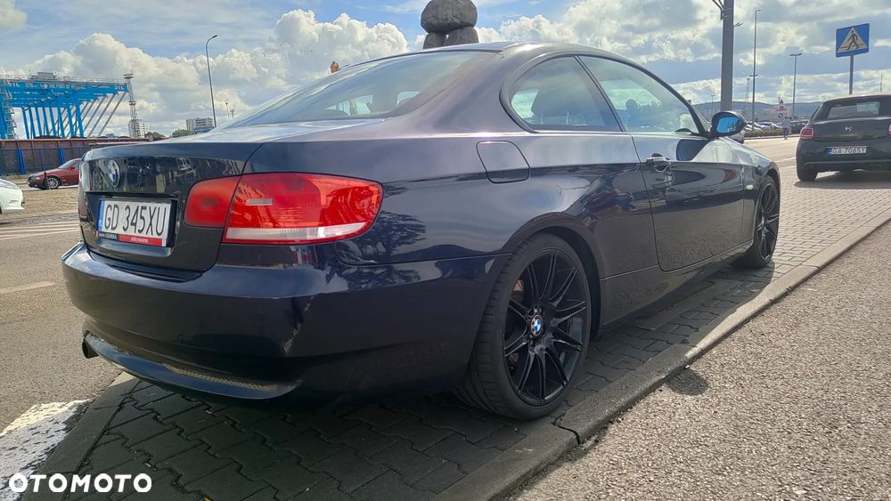BMW Seria 3 325i - 7