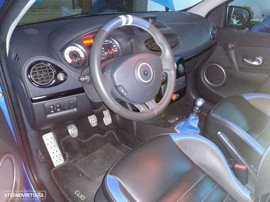 Renault Clio 2.0 16V RS - 9