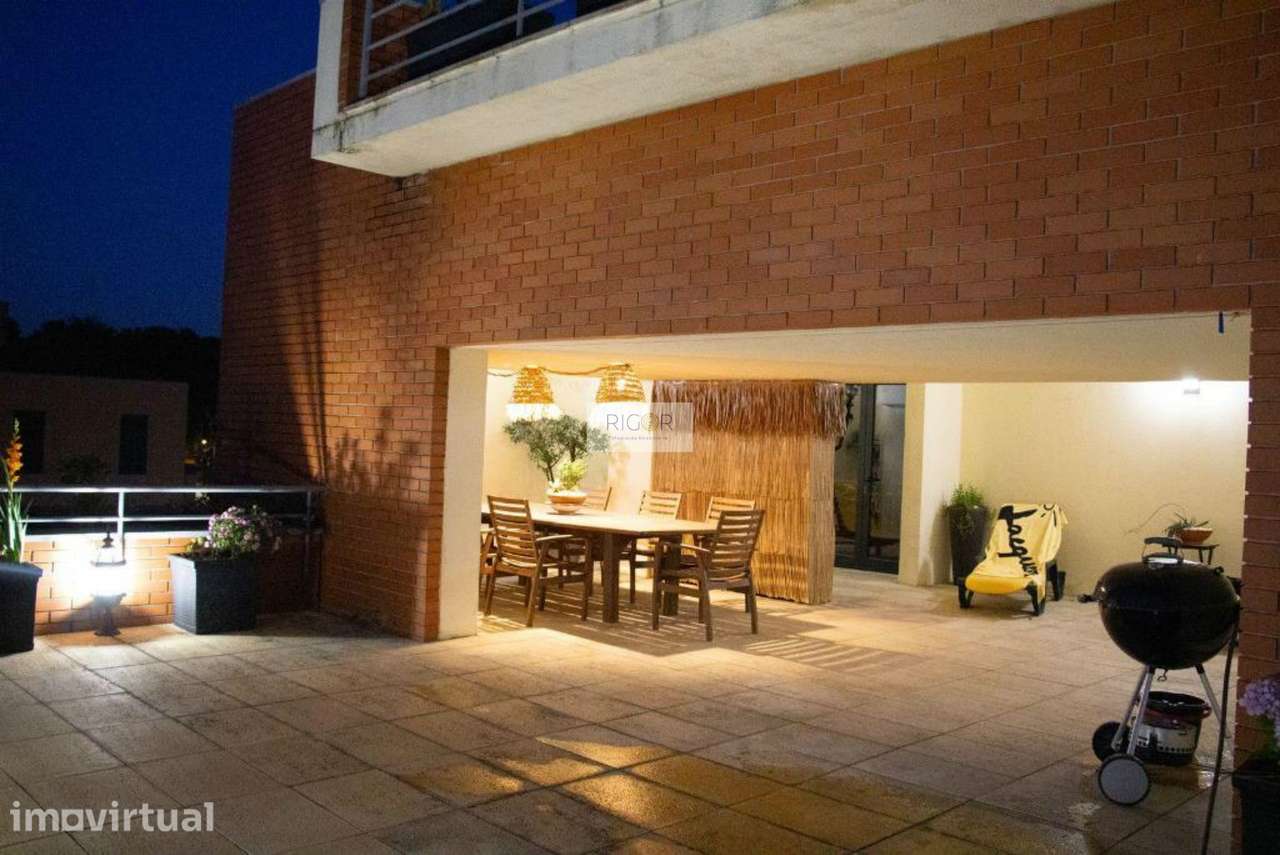 Apartamento T5 triplex de 3 frentes com piscina ao colégio luso francê - Grande imagem: 2/17