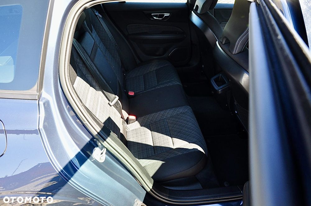 Volvo V60 B3 B Essential - 16