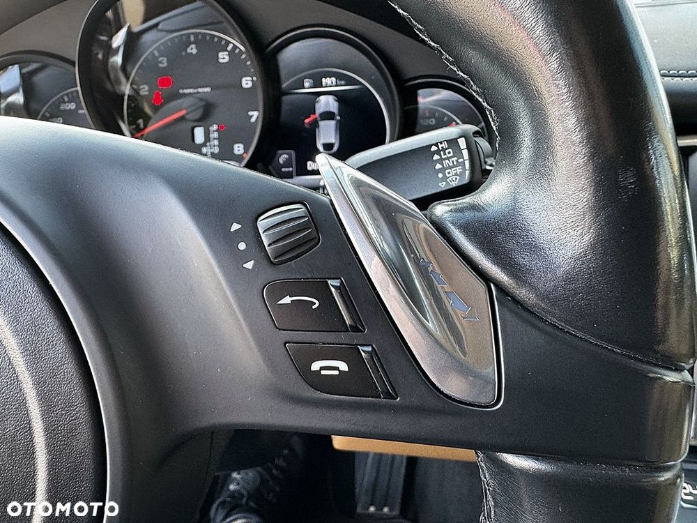 Porsche Panamera 4 - 19