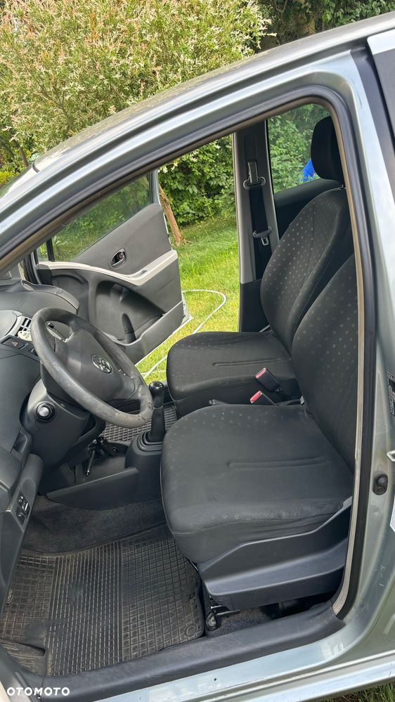 Toyota Yaris - 5