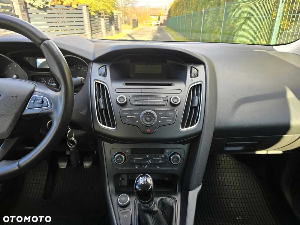 Ford Focus 1.0 EcoBoost Trend Edition - 26