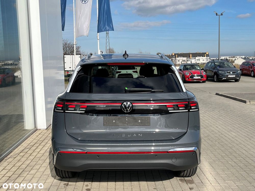 Volkswagen Tiguan - 5
