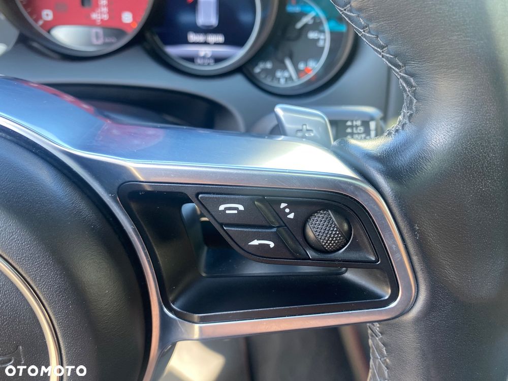 Porsche Cayenne GTS - 35