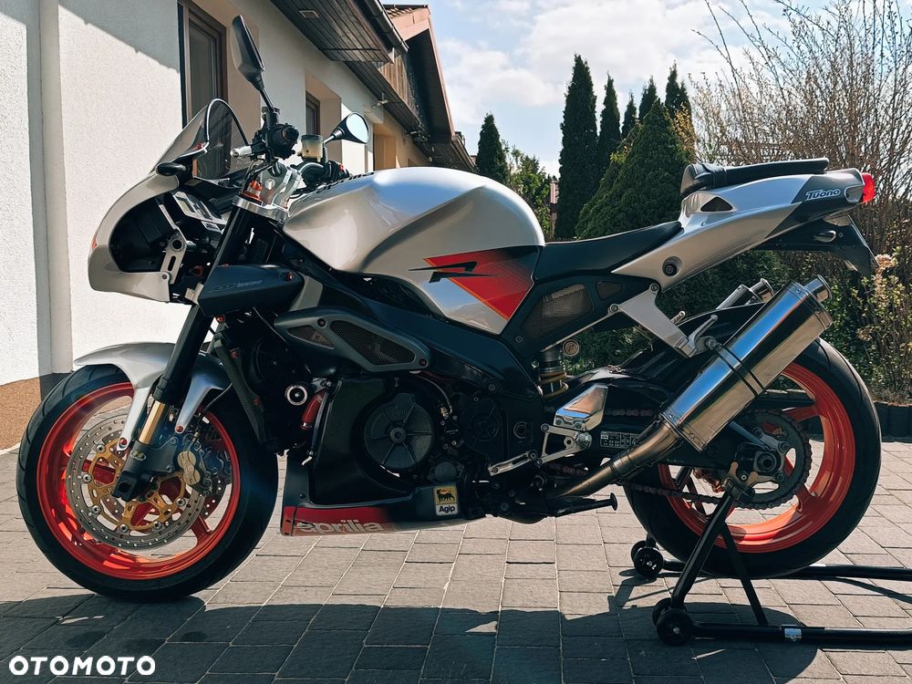 Aprilia Tuono - 9