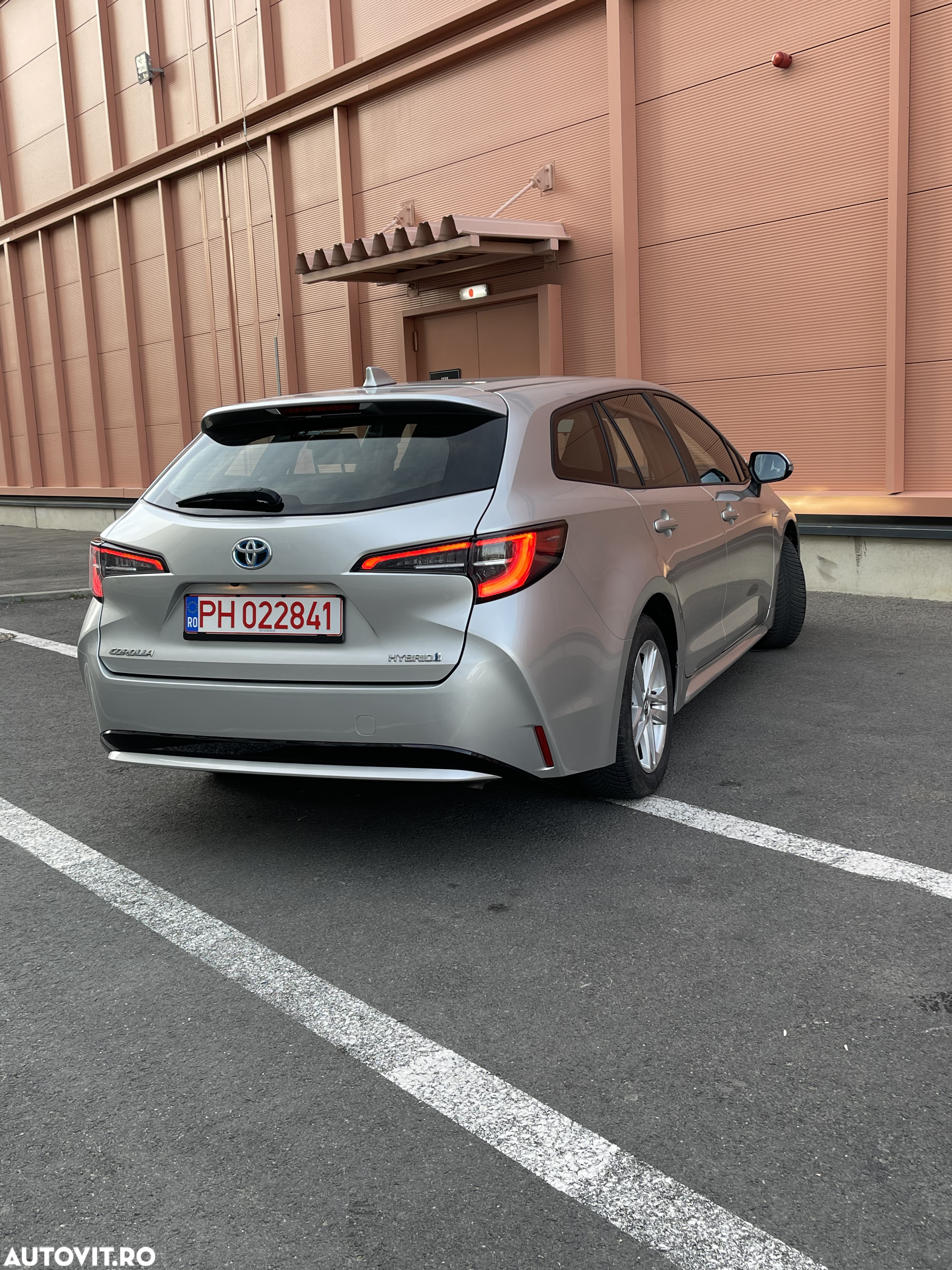 Toyota Corolla 1.8 HSD Business - 22