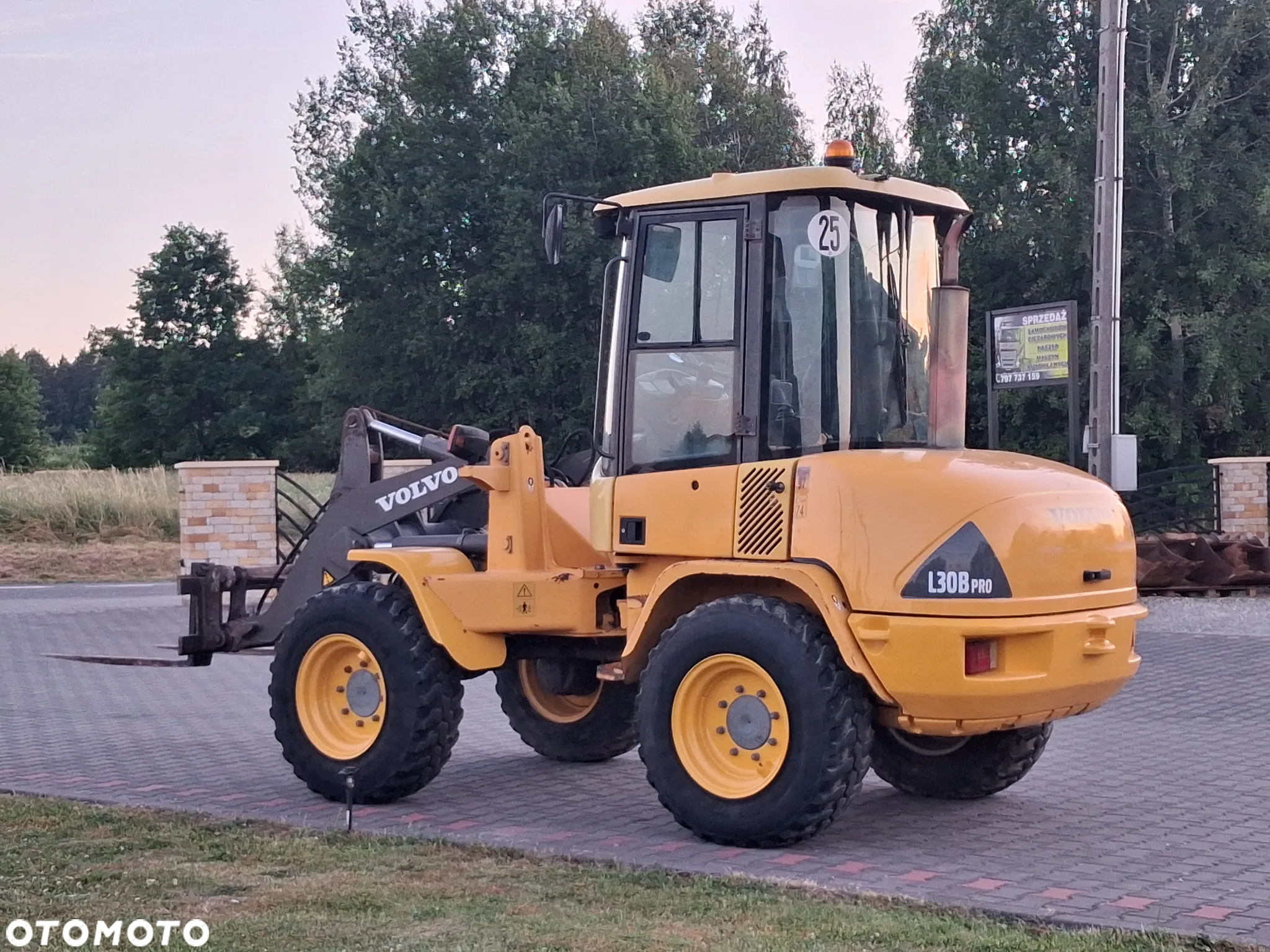 Volvo L30B  Maszyna sprowadzona  5200Mth - 13