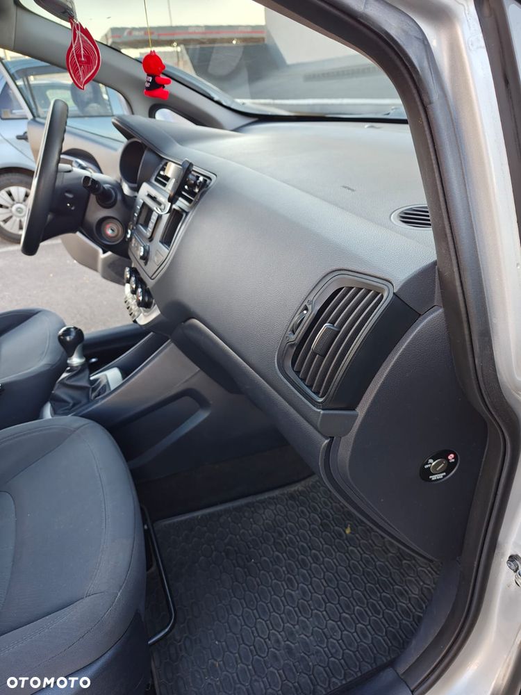 Kia Rio 1.2 L - 24