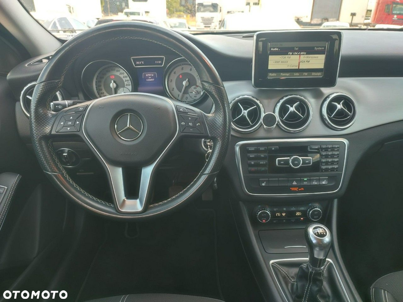 Mercedes-Benz GLA 200 - 10