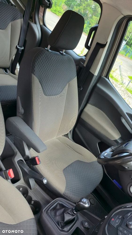 Ford Transit Courier Ambiente - 15