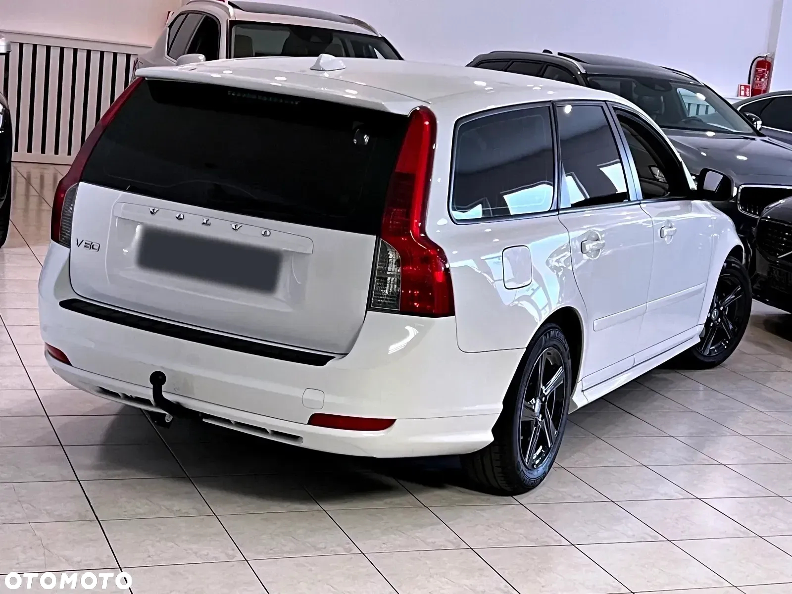 Volvo V50 D2 R-Design - 16
