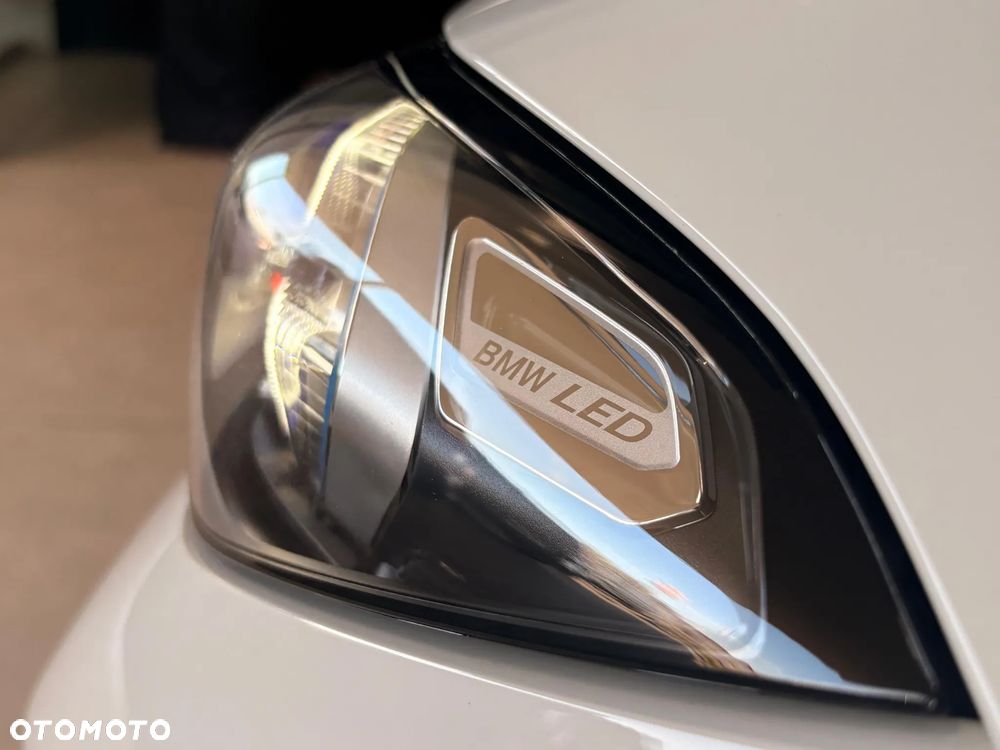 BMW 3 Series 2025 photo 4
