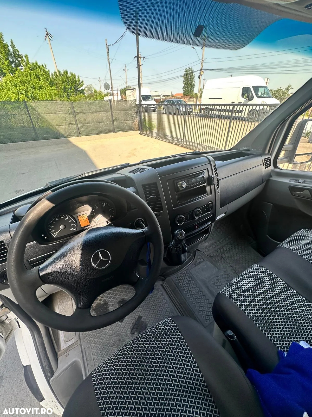 Mercedes-Benz Sprinter - 10