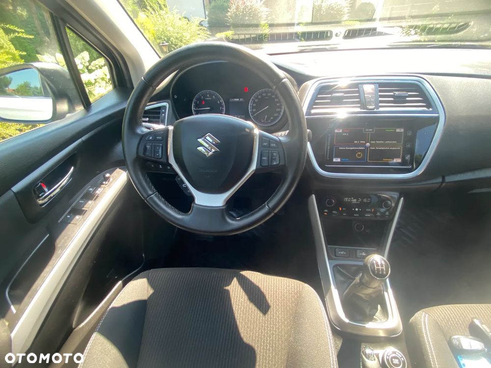 Suzuki SX4 S-Cross 1.0 T Premium 4WD - 22