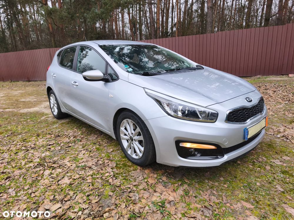 Kia Ceed 1.6 CRDi 136 ISG Dream-Team Edition - 3