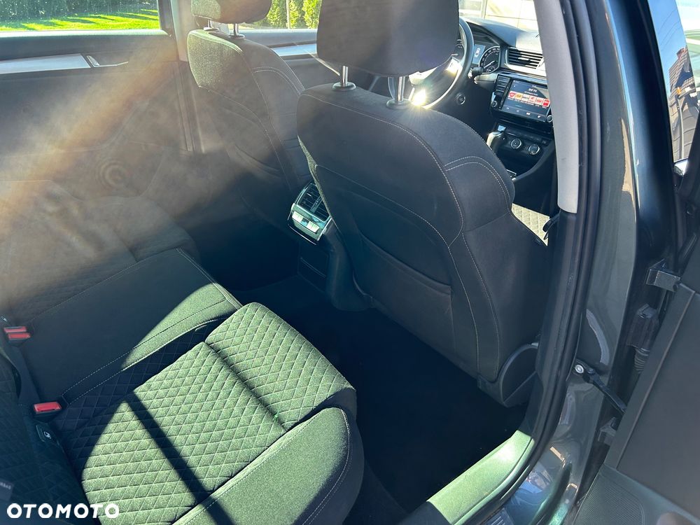 Skoda Superb 2.0 TDI DSG Premium Edition - 34
