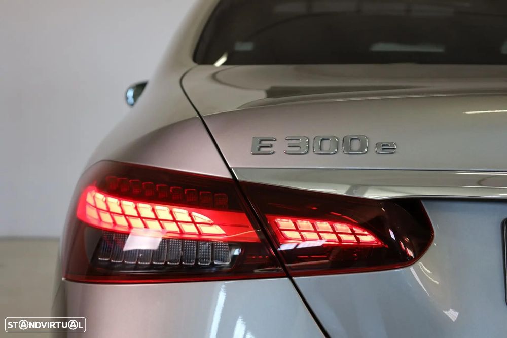 Mercedes-Benz E 300 e AMG Line - 28